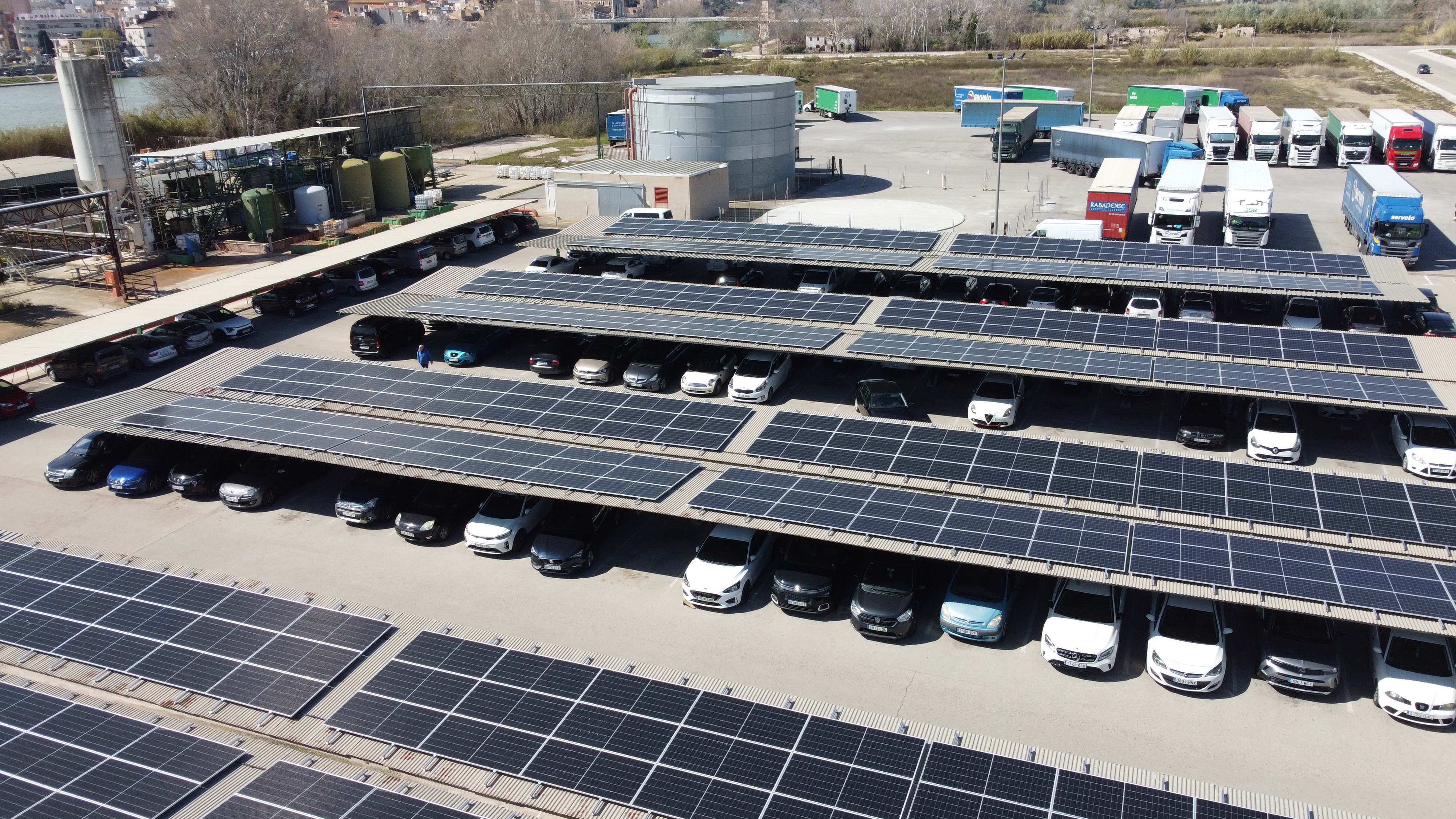 Soltech company Sud Renovables in large solar energy project – solar panels on properties, land and parking roofs