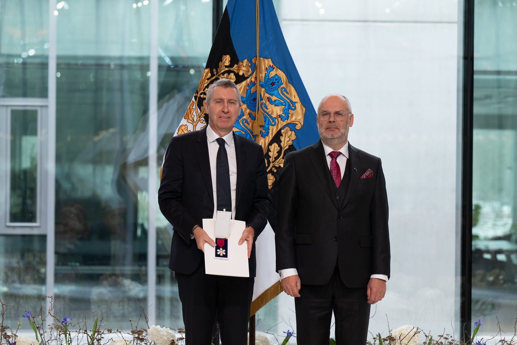 Estlands president tilldelar grundaren av East Capital Group, Peter Elam Håkansson, Vita stjärnans orden
